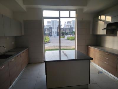 Kitchen Image of 3850 Sq.ft 4 BHK Villa for sale in Godrej Golf Links Villas, Jaypee Greens Greater Noida for Rs. 62500000