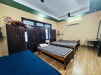 Bedroom Image of Heaven&#x27;s PG and hostel in Krishna Nagar, Lucknow