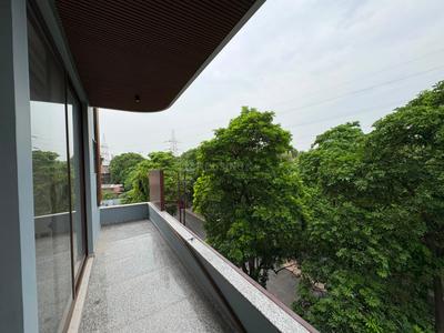 Balcony Image of 3000 Sq.ft 4 BHK Independent House for rent in Sector 72 Noida for Rs. 65000