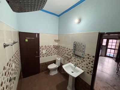 Bathroom Image of 1000 Sq.ft 2 BHK Builder Floor for rent in Shivalik Homes, Sector 127 Mohali for Rs. 16000