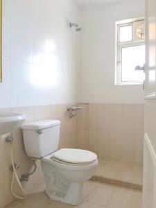 Common Bathroom Image of 650 Sq.ft 1 BHK Apartment / Flat for sale in Hiranandani Crown, Hiranandani Estate Thane for Rs. 9500000