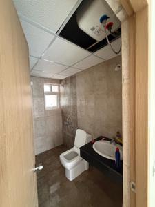 Bathroom Image of 1250 Sq.ft 2 BHK Apartment / Flat for rent in Zuari Garden City Kaveri Apartments, Hulikere Mysore for Rs. 24000