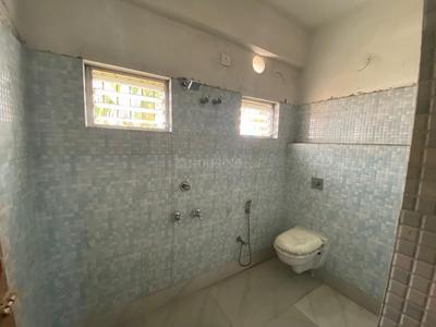 Bathroom Image of 1150 Sq.ft 2 BHK Builder Floor for rent in Birati Kolkata for Rs. 17500