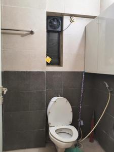 Common Bathroom Image of 1050 Sq.ft 2 BHK Apartment / Flat for rent in RNA Continental, Chembur Mumbai for Rs. 95000