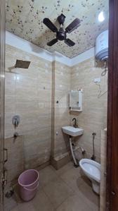 Bathroom Image of 730 Sq.ft 2 BHK Builder Floor for rent in Sector 15 Dwarka New Delhi for Rs. 20000