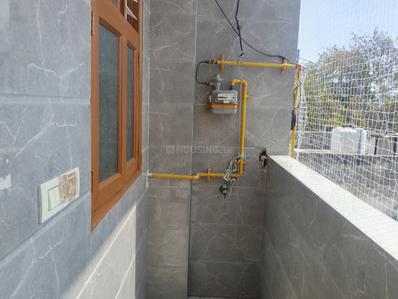 Balcony Image of 1000 Sq.ft 3 BHK Builder Floor for sale in Krishna Nagar New Delhi for Rs. 12500000
