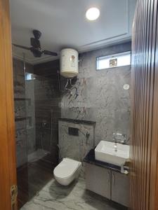 Image of 1800 Sq.ft 3 BHK Builder Floor for sale in Mansarover Garden, New Delhi for Rs. 35000000