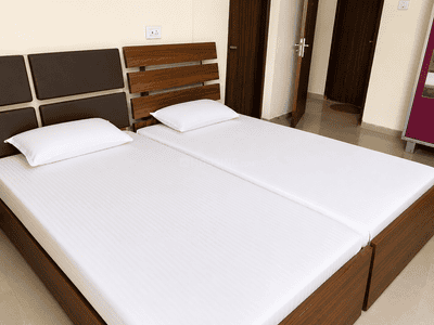 Image of PG BOYS IN MALAD EAST ON TOP FLOOR IN NEW BUILDING in Malad East, Mumbai