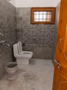 Bathroom Image of 1200 Sq.ft 2 BHK Builder Floor for rent in Panditwari Dehradun for Rs. 16000