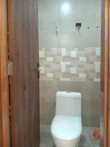 Common Bathroom Image of 1125 Sq.ft 2 BHK Apartment / Flat for sale in Aarambh Heights, Surajpur Greater Noida for Rs. 4704500