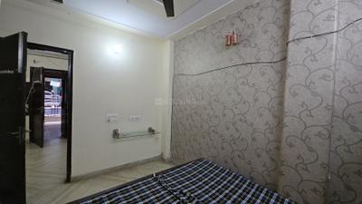 Bedroom Image of 380 Sq.ft 1 BHK Builder Floor for rent in Pitampura New Delhi for Rs. 20000