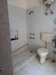 Bathroom Image of 2500 Sq.ft 3 BHK Independent House for rent in Sector 41 Gurgaon for Rs. 49000