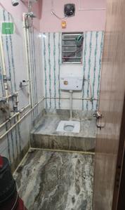 Bathroom Image of 700 Sq.ft 2 BHK Apartment / Flat for sale in Hakim Para Siliguri for Rs. 2500000