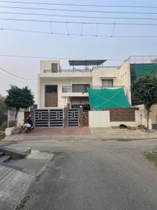Image of 3240 Sq.ft 5 BHK Independent House for sale in Sector 65, Faridabad for Rs. 65000000