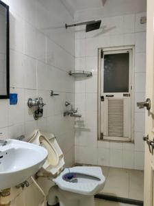 Common Bathroom Image of 910 Sq.ft 2 BHK Apartment / Flat for rent in Kasarvadavali Thane for Rs. 24500