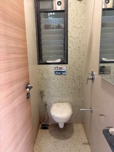 Bathroom Image of 600 Sq.ft 1 BHK Apartment / Flat for rent in Rathod Ratan Address, Prabhadevi Mumbai for Rs. 80000