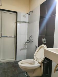 Common Bathroom Image of 1105 Sq.ft 3 BHK Apartment / Flat for rent in Kasarvadavali Thane for Rs. 35000