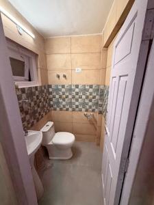 Bathroom Image of 1280 Sq.ft 2 BHK Builder Floor for rent in Longwood Shimla for Rs. 28000
