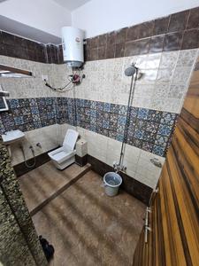 Bathroom Image of 1900 Sq.ft 3 BHK Apartment / Flat for rent in Juhapura Ahmedabad for Rs. 39000