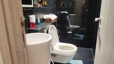 Bathroom Image of 1675 Sq.ft 3 BHK Apartment / Flat for sale in Rustomjee Seasons C, Bandra East Mumbai for Rs. 95000000