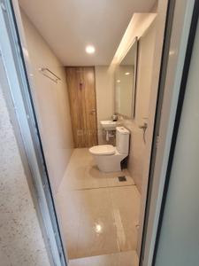 Bathroom Image of 310 Sq.ft 1 RK Apartment / Flat for rent in Hiranandani Solitaire, Thane West Thane for Rs. 35000
