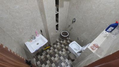 Image of 829 Sq.ft 2 BHK Builder Floor for rent in Krishna Nagar, New Delhi for Rs. 20000
