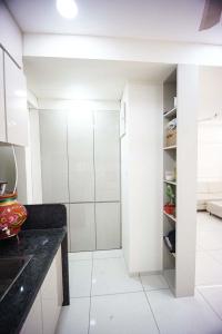Kitchen Image of 1503 Sq.ft 3 BHK Apartment / Flat for sale in Vaishno Devi Circle Ahmedabad for Rs. 10800000