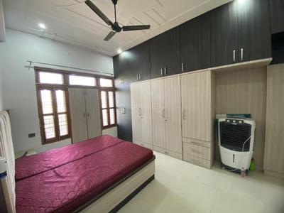 Bedroom Image of 2500 Sq.ft 9 BHK Apartment / Flat for rent in Ahmamau Lucknow for Rs. 120000