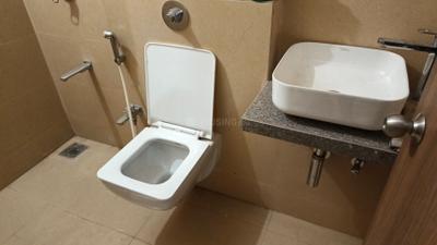 Bathroom Image of 738 Sq.ft 1 BHK Apartment / Flat for rent in Poddar Spraha Diamond, Chembur Mumbai for Rs. 50000
