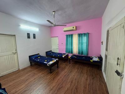 Bedroom Image of Vishal Pg baroda  in Fatehgunj, Vadodara