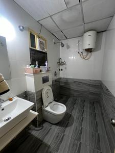 Bathroom Image of 1515 Sq.ft 3 BHK Apartment / Flat for sale in Esteem Splendor, Adugodi Bengaluru for Rs. 30000000