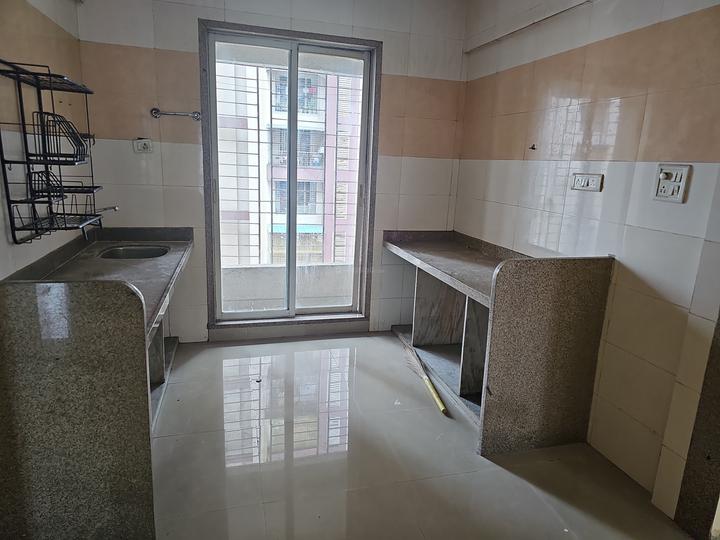 Crown Imperial Tower Main Image 1