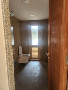 Bathroom Image of 980 Sq.ft 2 BHK Apartment / Flat for sale in Satra Rehana Heights, Santacruz West Mumbai for Rs. 42500000