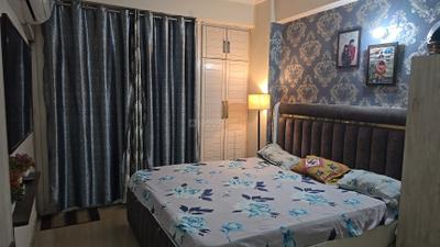 Bedroom Image of 1320 Sq.ft 3 BHK Apartment / Flat for sale in Amrapali Empire, Crossings Republik Ghaziabad for Rs. 9300000