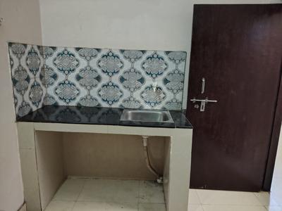 Kitchen Image of Room For Rent in Alambagh, Lucknow