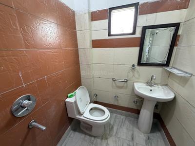 Bathroom Image of 2000 Sq.ft 2 BHK Builder Floor for rent in Bhai Randhir Singh Nagar Ludhiana for Rs. 25000