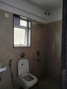 Common Bathroom Image of 500 Sq.ft 1 BHK Apartment / Flat for rent in Kavya Hill View, Kasarvadavali Thane for Rs. 16143