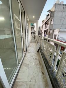 Balcony Image of 950 Sq.ft 2 BHK Builder Floor for rent in Chhattarpur New Delhi for Rs. 27000