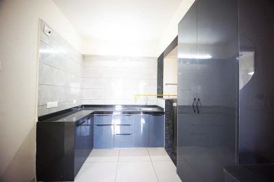 Kitchen Image of 1080 Sq.ft 2 BHK Apartment / Flat for sale in Sunbuildcon Suryansh Sanidhya Shivalaya, Sarkhej Ahmedabad for Rs. 5200000