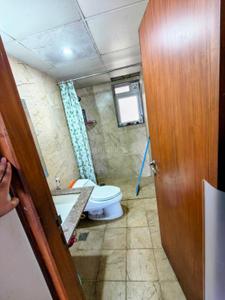 Bathroom Image of 1750 Sq.ft 3 BHK Apartment / Flat for rent in Janhavi Enclave, Bommanahalli Bengaluru for Rs. 70000