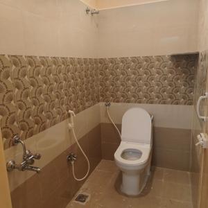 Bathroom Image of 1200 Sq.ft 2 BHK Apartment / Flat for rent in Navarkulam Puducherry for Rs. 14000