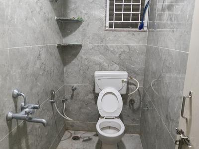 Bathroom Image of 800 Sq.ft 2 BHK Apartment / Flat for rent in Hebbal Kempapura Bengaluru for Rs. 28000