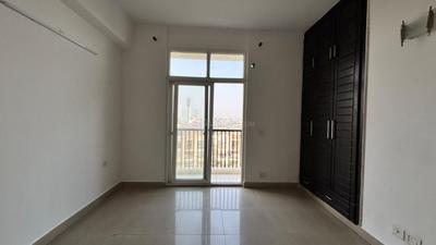Hall Image of 1350 Sq.ft 3 BHK Apartment / Flat for sale in Amrapali Platinum, Sector 119 Noida for Rs. 13400000