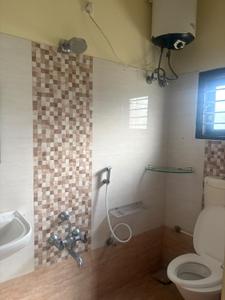 Bathroom Image of 900 Sq.ft 2 BHK Independent House for rent in Nirman Nandanavana, Bukkasagara Bengaluru for Rs. 13000