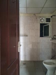 Common Bathroom Image of 1750 Sq.ft 3 BHK Apartment / Flat for sale in Gardenia Golf City Phase 4, Sector 75 Noida for Rs. 12800005