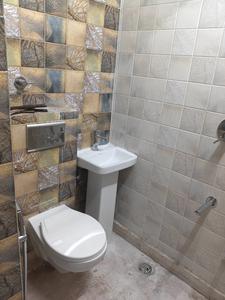 Bathroom Image of 750 Sq.ft 2 BHK Apartment / Flat for sale in Sector 7 Gurgaon for Rs. 3400000