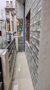 Balcony Image of 650 Sq.ft 1 BHK Independent House for rent in Babuganj Lucknow for Rs. 12000