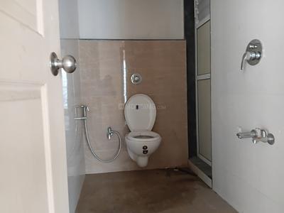 Bathroom Image of 750 Sq.ft 2 BHK Apartment / Flat for sale in Thane West Thane for Rs. 15500000