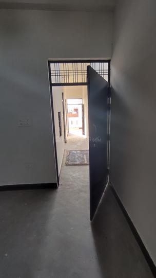 Jankipuram Extension Bedroom 1