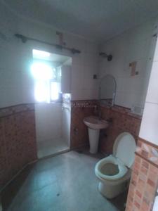 Bathroom Image of 1450 Sq.ft 4 BHK Apartment / Flat for sale in Saraswati Kunj, Patparganj New Delhi for Rs. 23000000
